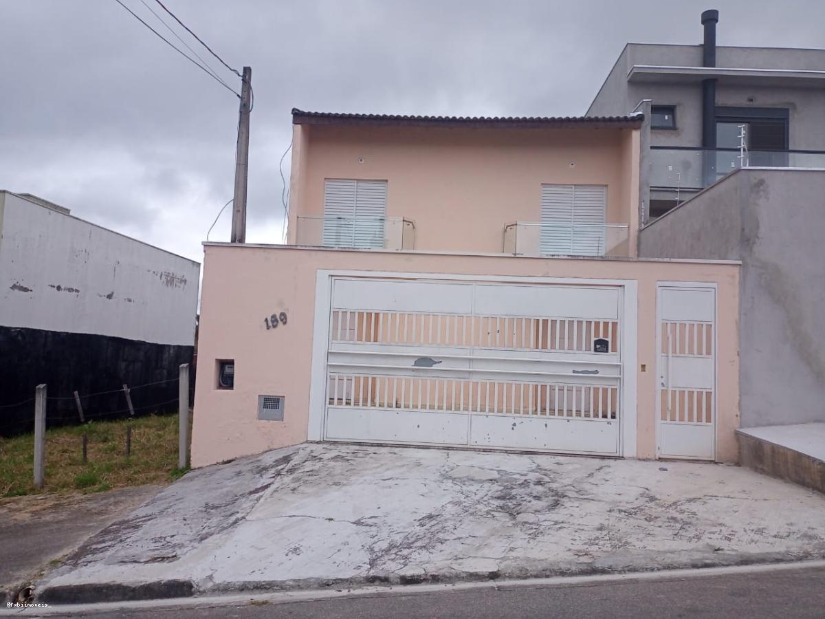 Sobrado à venda com 3 quartos, 195m² - Foto 1