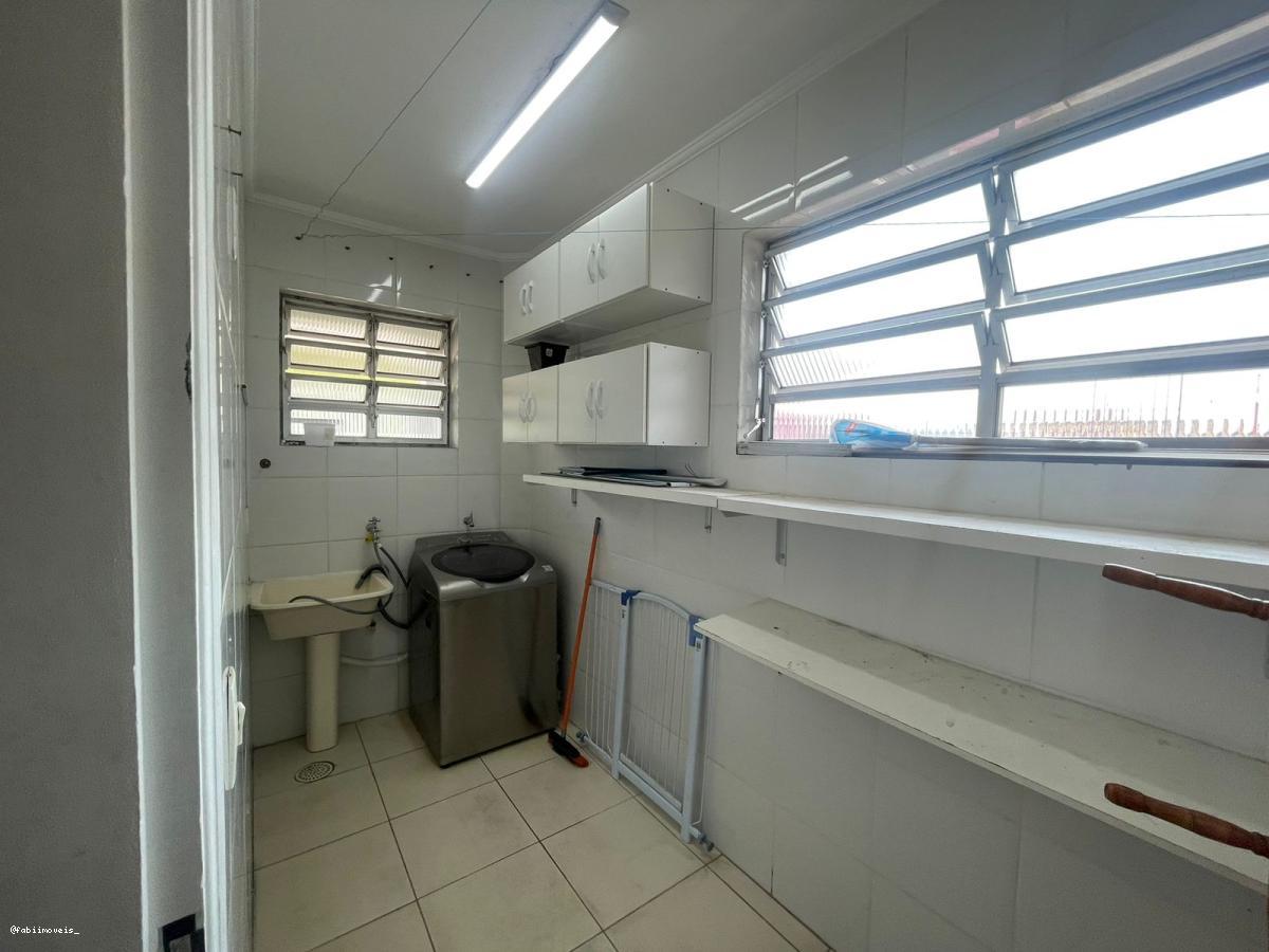 Apartamento para alugar com 3 quartos, 117m² - Foto 13