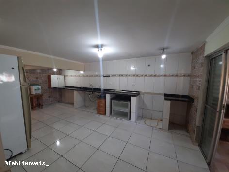 Casa à venda com 4 quartos, 276m² - Foto 18