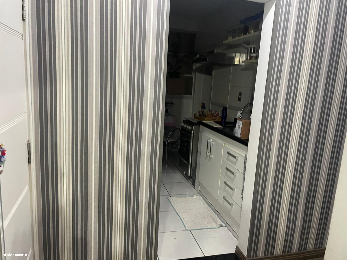 Apartamento à venda com 3 quartos, 98m² - Foto 2