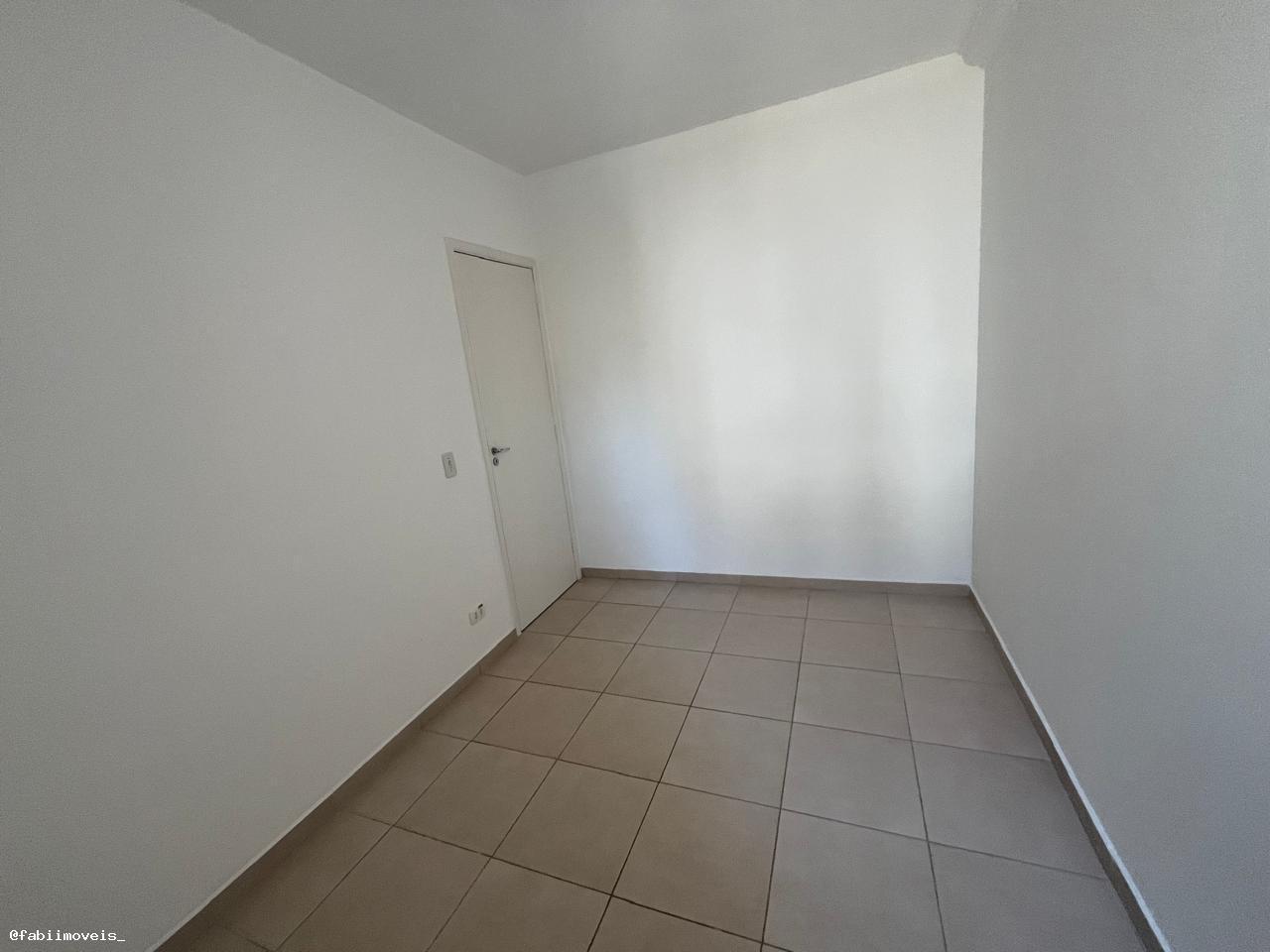 Apartamento à venda com 3 quartos, 65m² - Foto 13