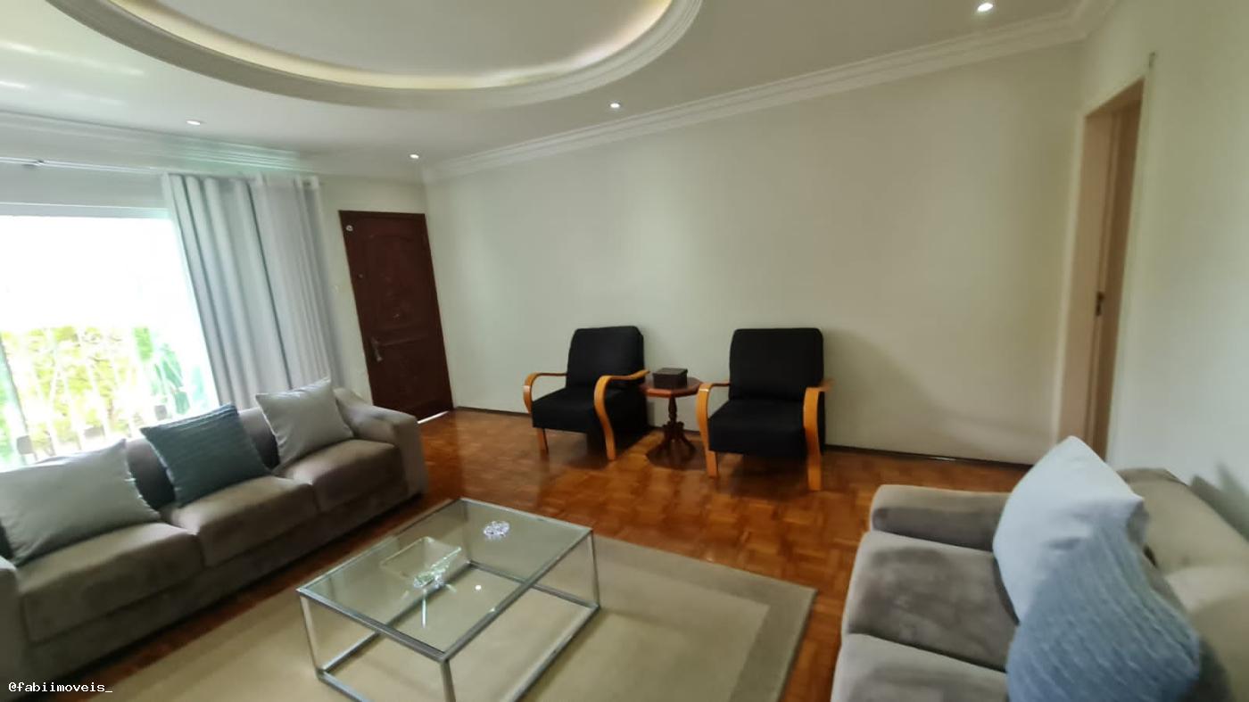 Casa à venda com 3 quartos, 300m² - Foto 2