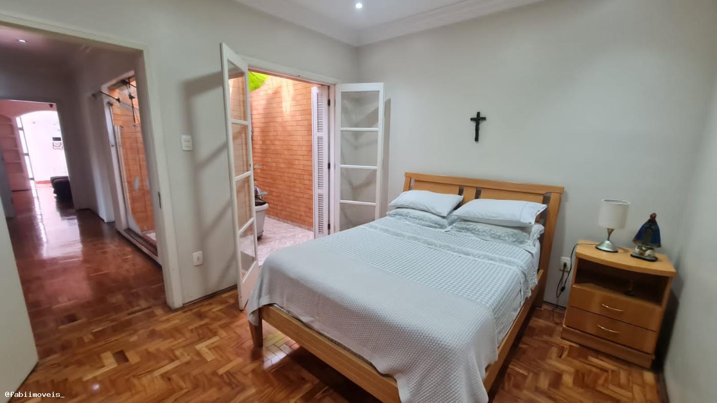 Casa à venda com 3 quartos, 300m² - Foto 16