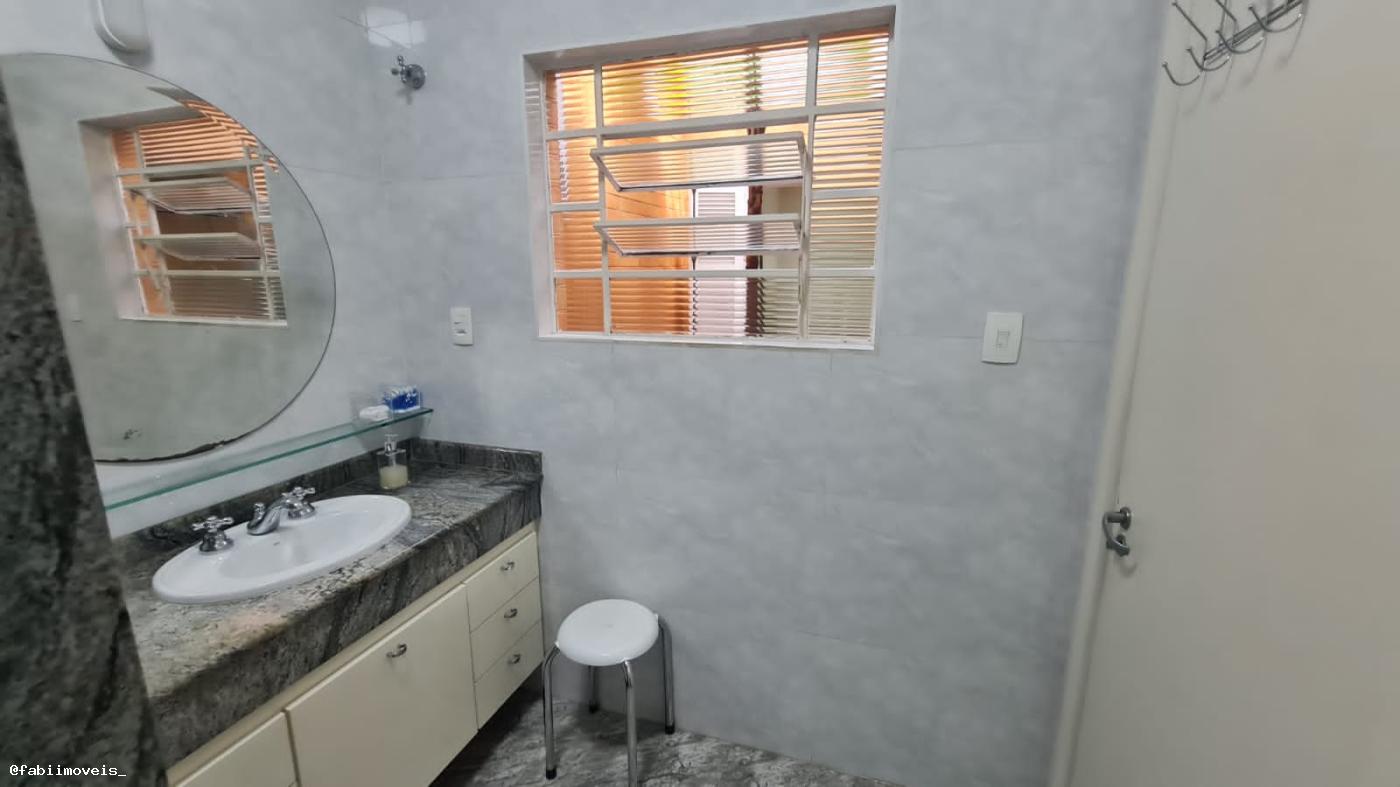 Casa à venda com 3 quartos, 300m² - Foto 17