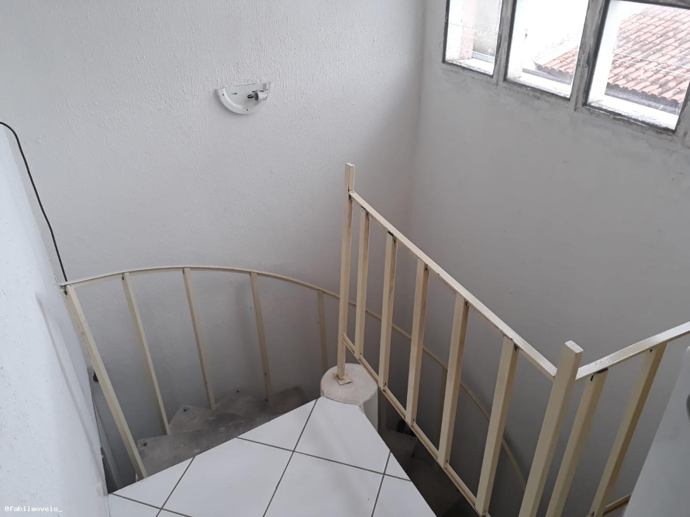 Casa à venda com 2 quartos, 90m² - Foto 5