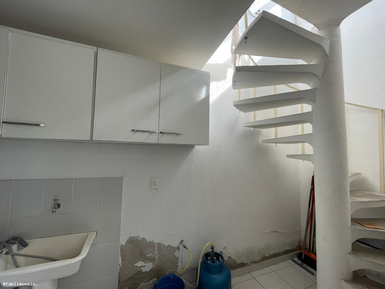 Casa à venda com 2 quartos, 90m² - Foto 17