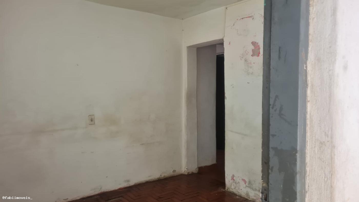 Casa à venda com 2 quartos, 288m² - Foto 1