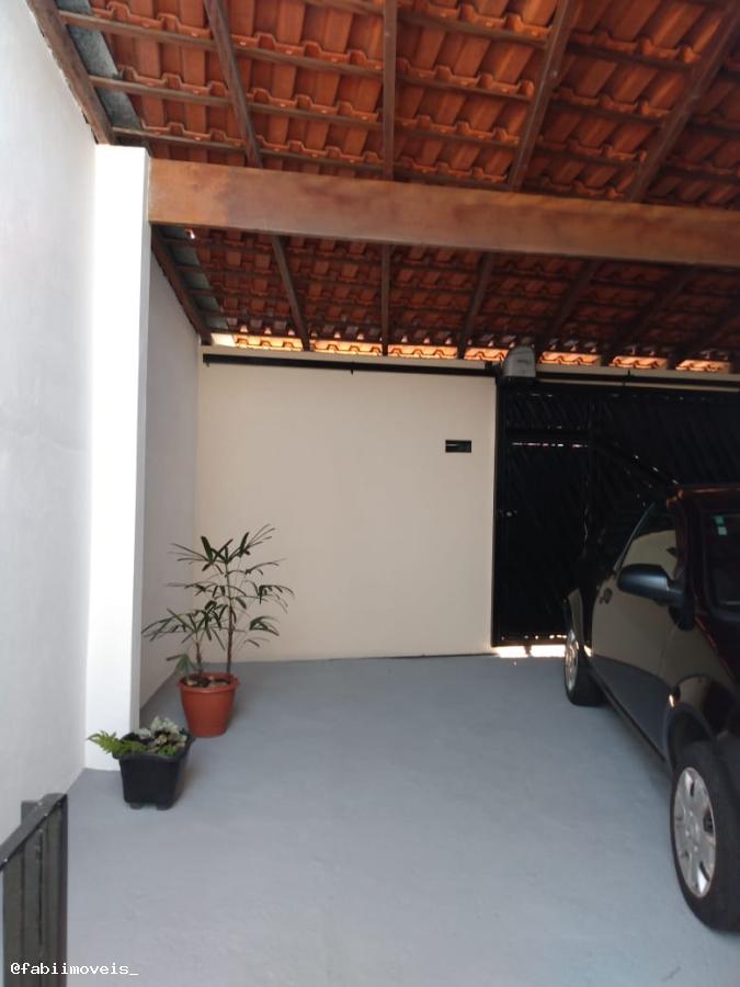 Casa à venda com 3 quartos, 324m² - Foto 1