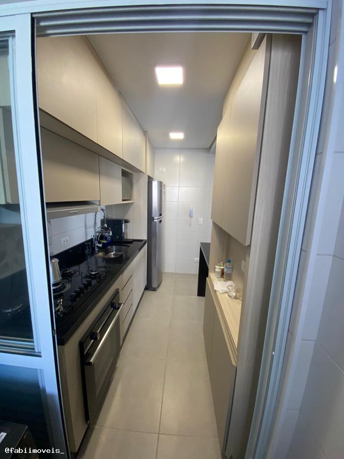 Apartamento à venda com 2 quartos, 68m² - Foto 8