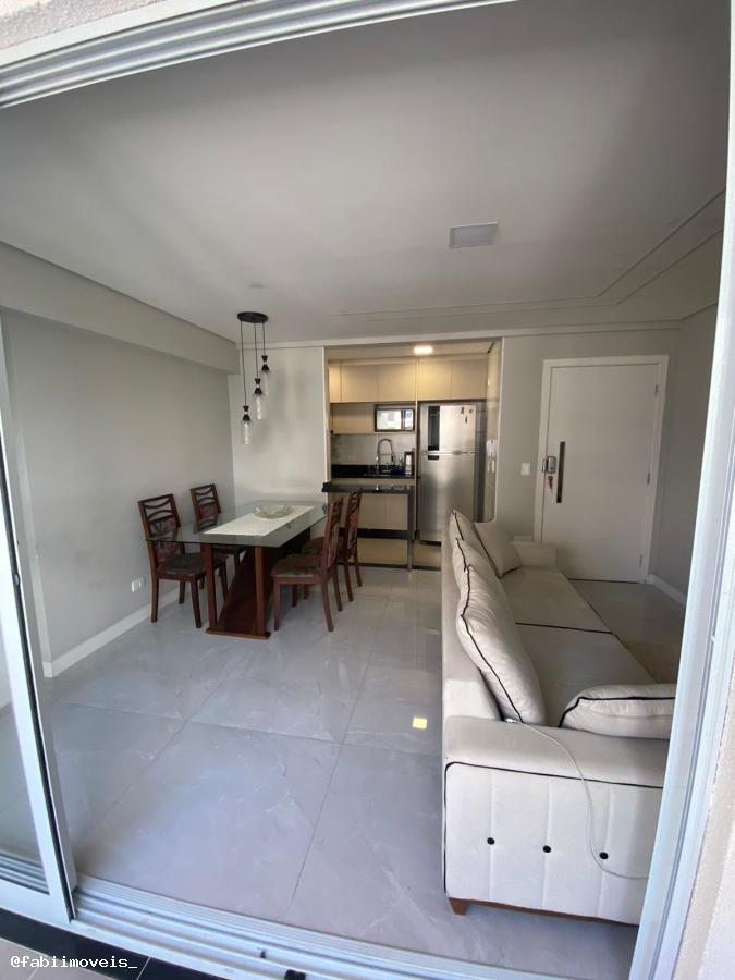 Apartamento à venda com 2 quartos, 68m² - Foto 10