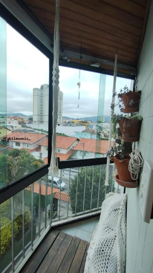 Apartamento à venda com 2 quartos, 75m² - Foto 2