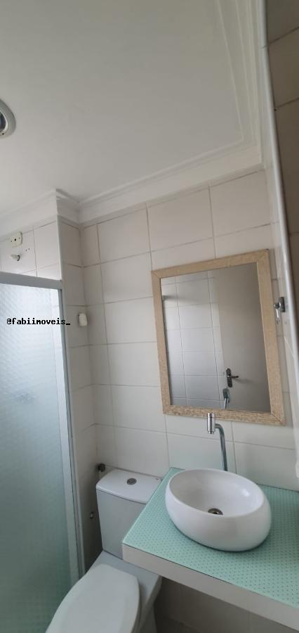 Apartamento para alugar com 2 quartos, 66m² - Foto 13