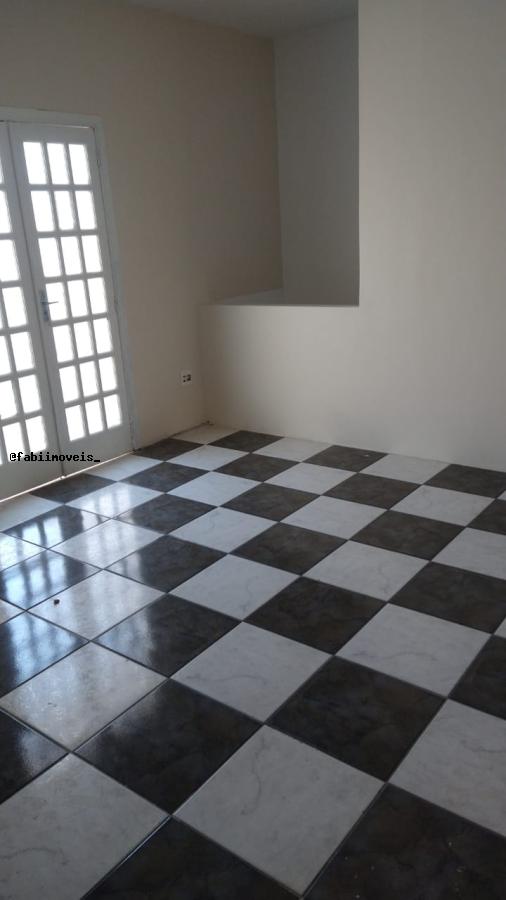 Sobrado à venda com 4 quartos, 200m² - Foto 3