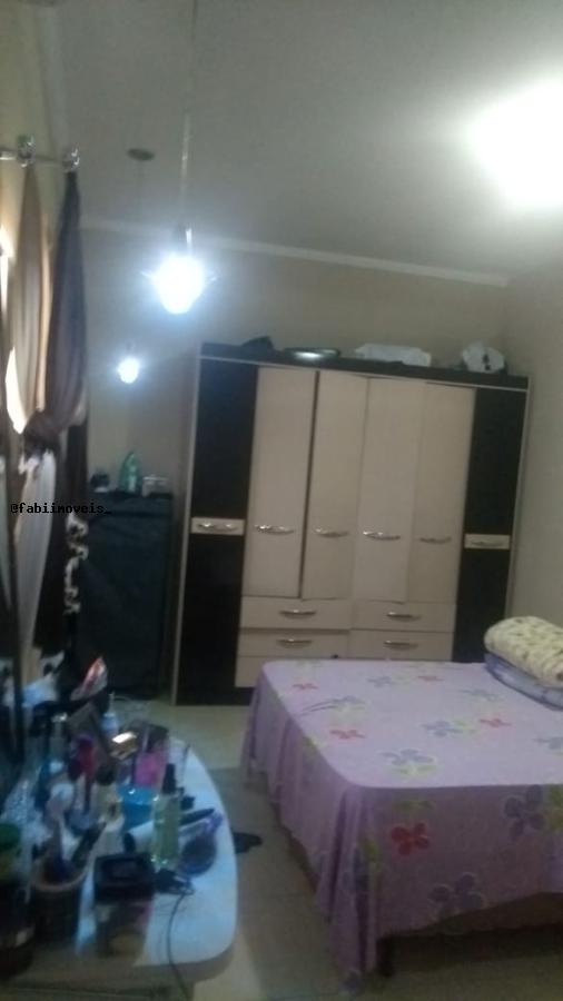 Sobrado à venda com 4 quartos, 200m² - Foto 33