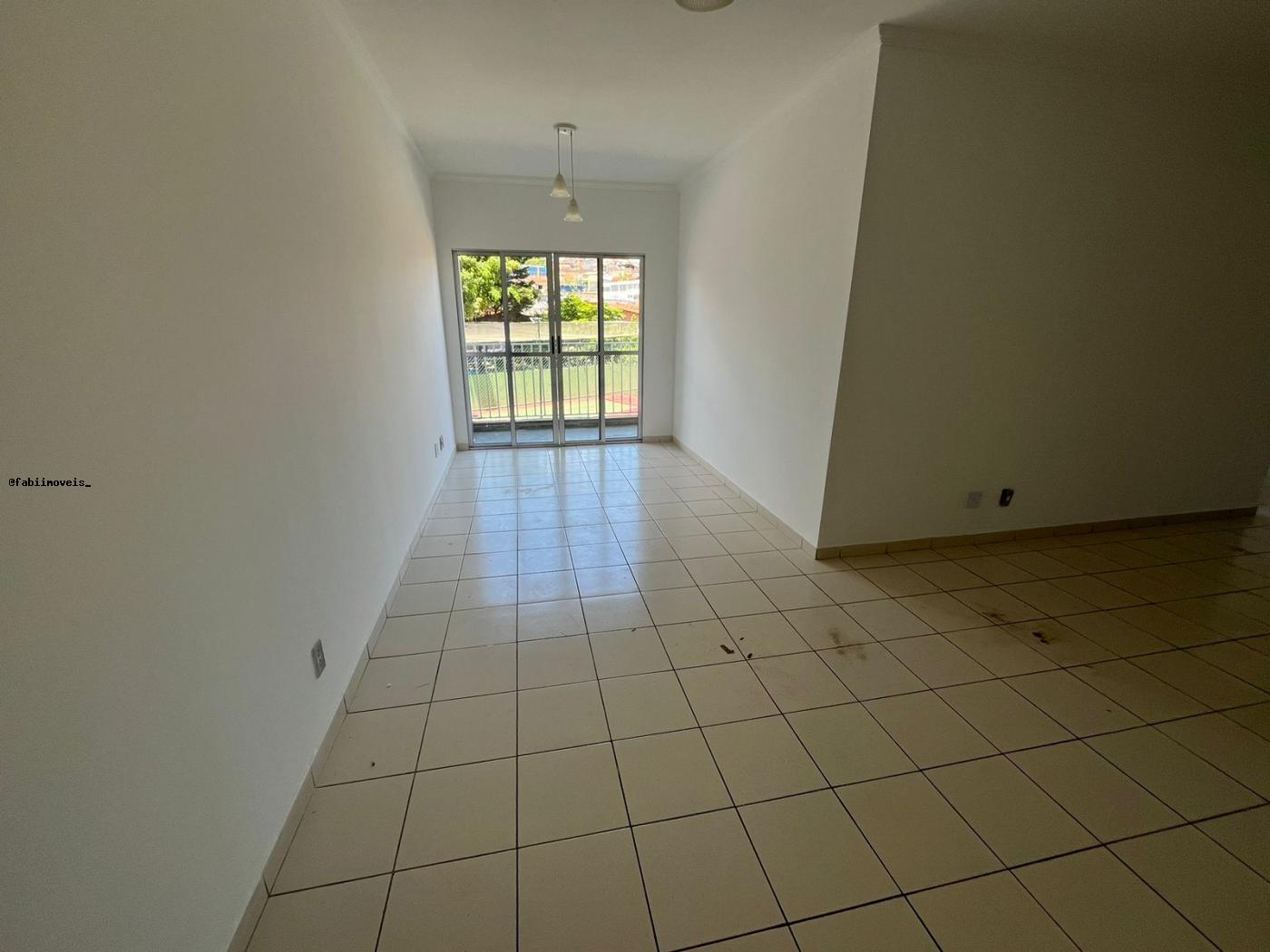 Apartamento para alugar com 3 quartos, 98m² - Foto 3