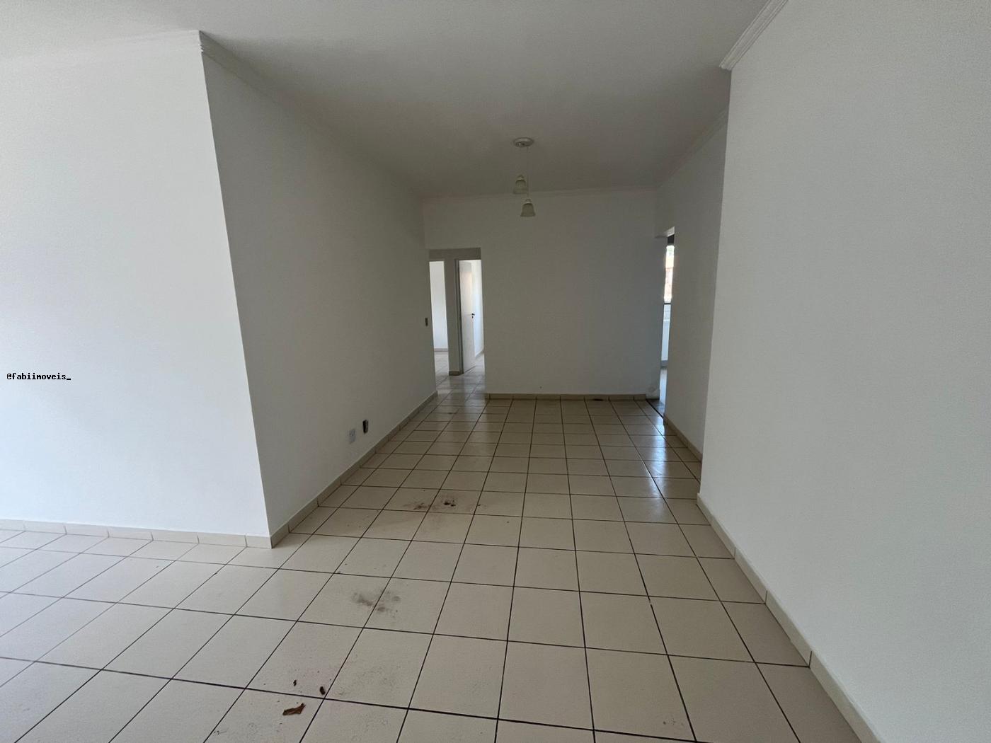 Apartamento para alugar com 3 quartos, 98m² - Foto 2