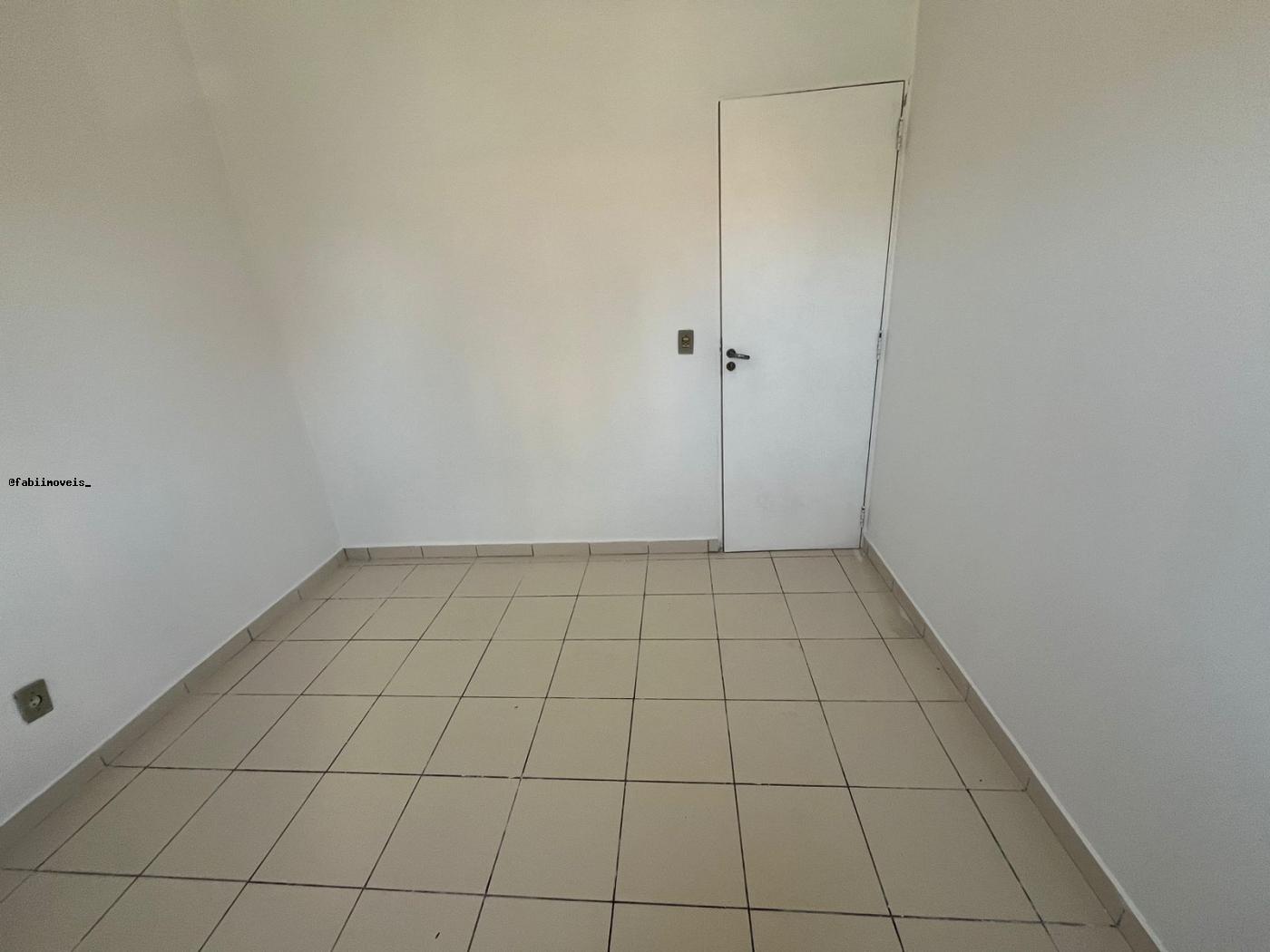 Apartamento para alugar com 3 quartos, 98m² - Foto 9