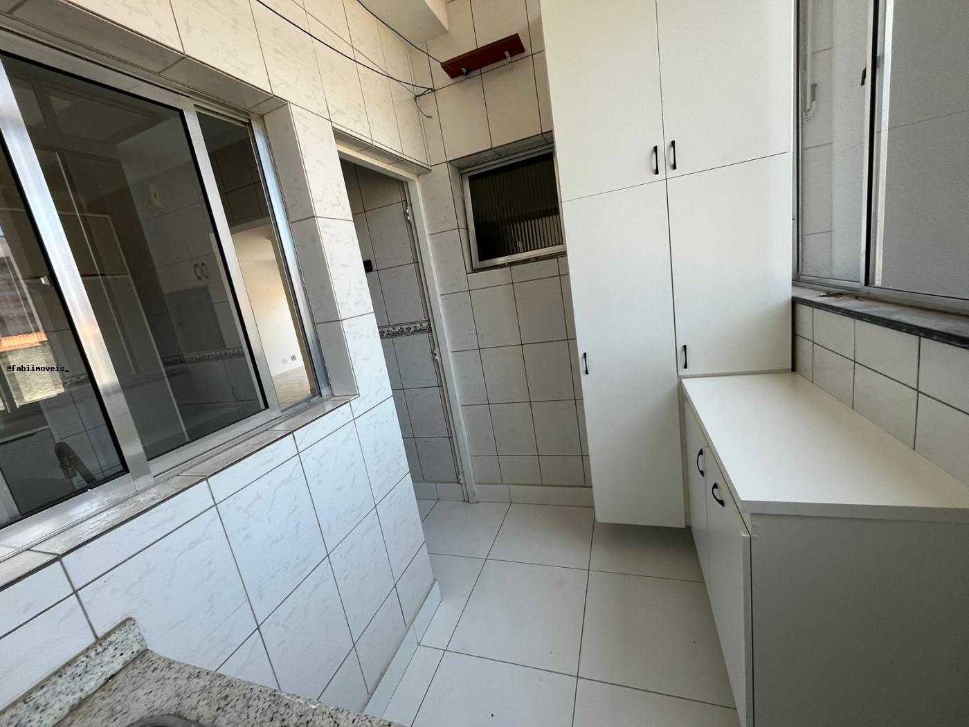 Apartamento para alugar com 3 quartos, 98m² - Foto 14