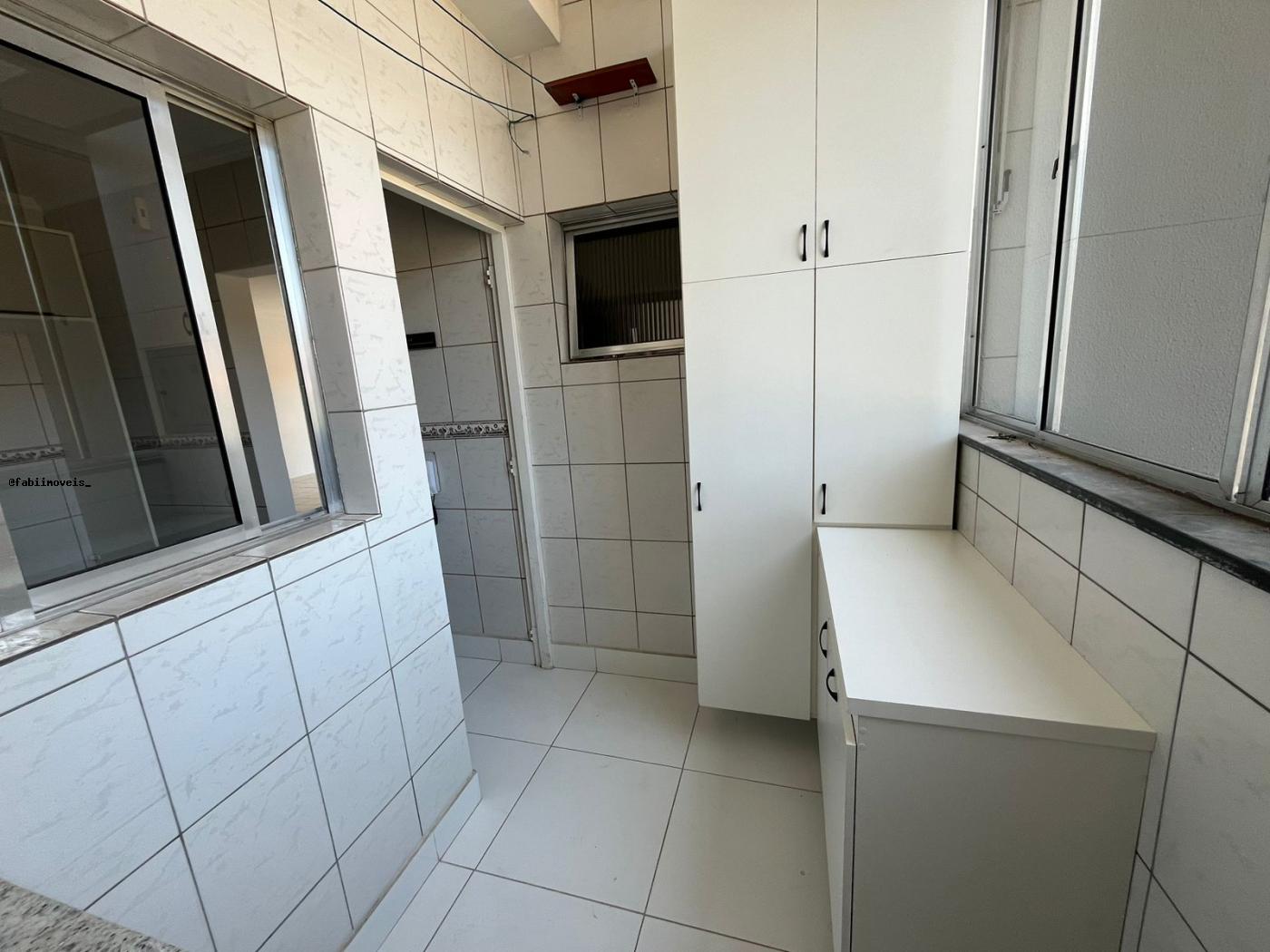 Apartamento para alugar com 3 quartos, 98m² - Foto 15