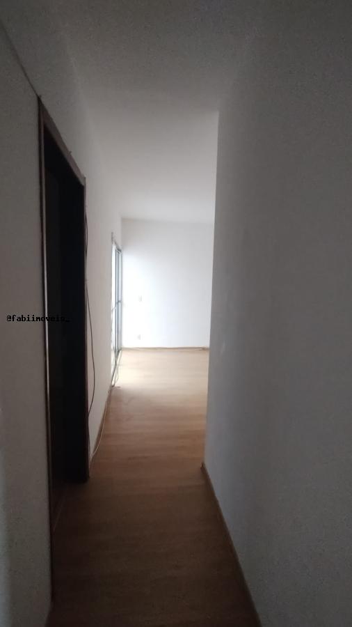 Apartamento para alugar com 3 quartos, 86m² - Foto 10