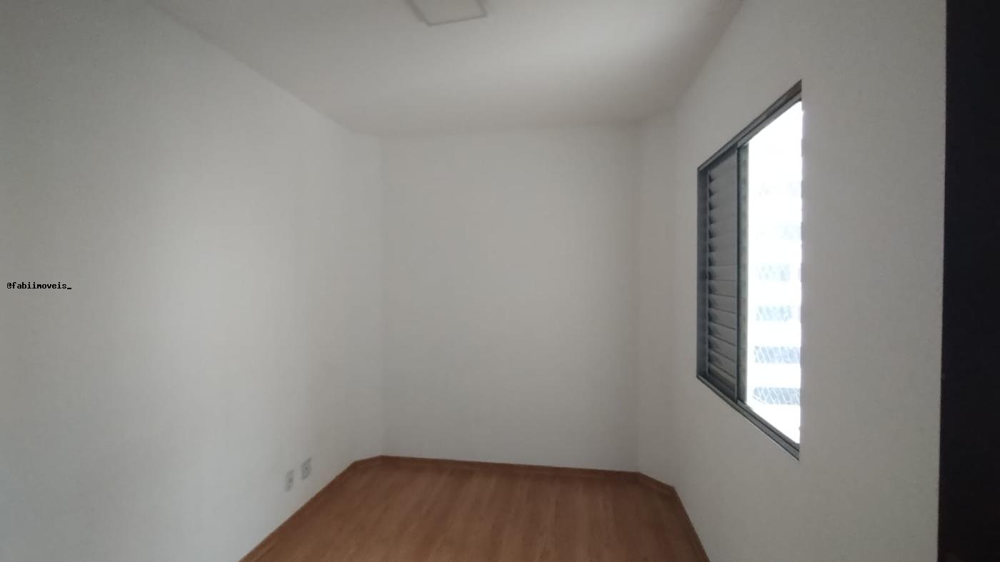 Apartamento para alugar com 3 quartos, 86m² - Foto 7