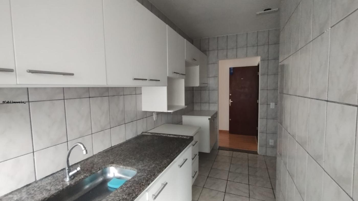 Apartamento para alugar com 3 quartos, 86m² - Foto 4