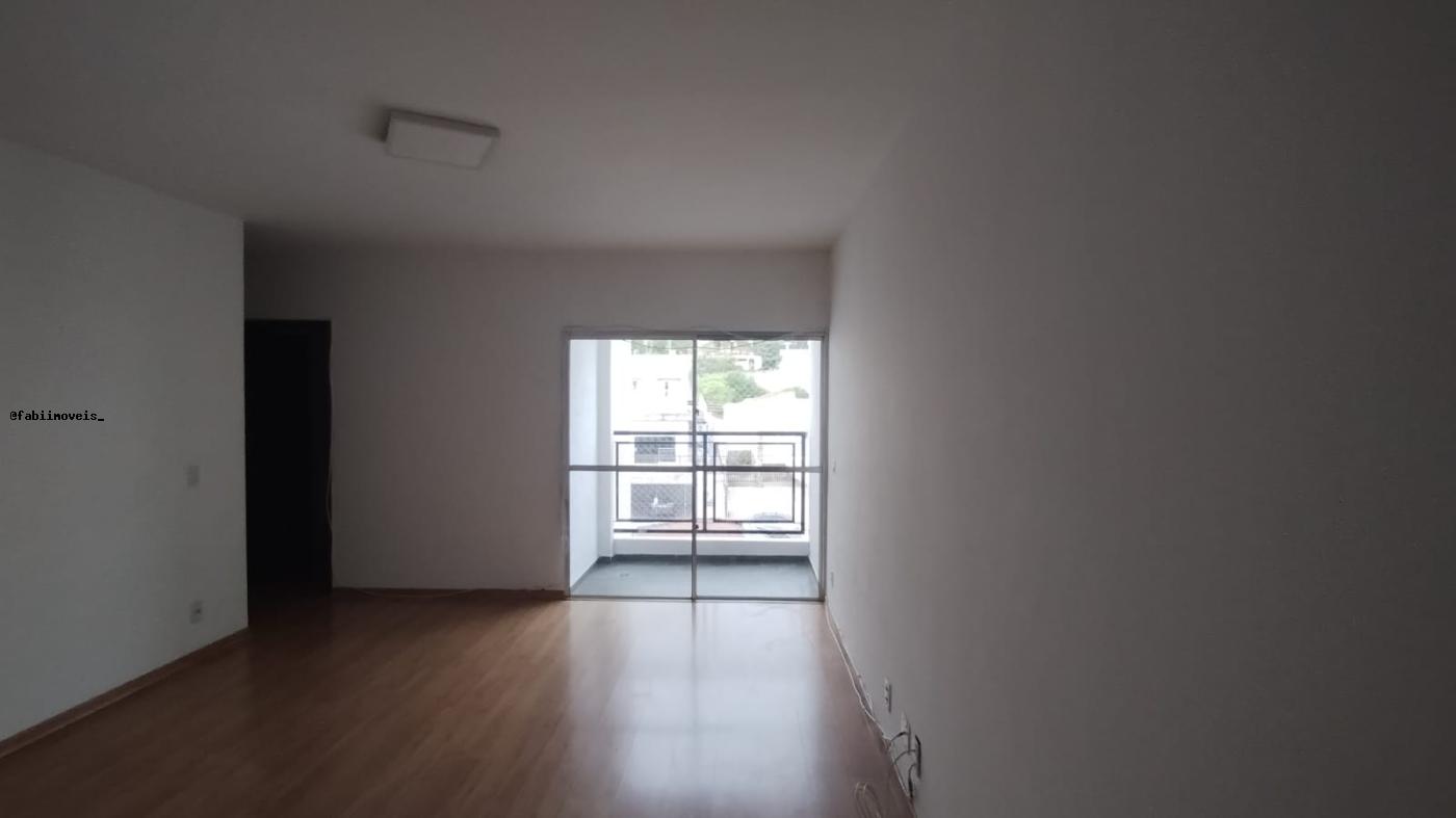 Apartamento para alugar com 3 quartos, 86m² - Foto 2