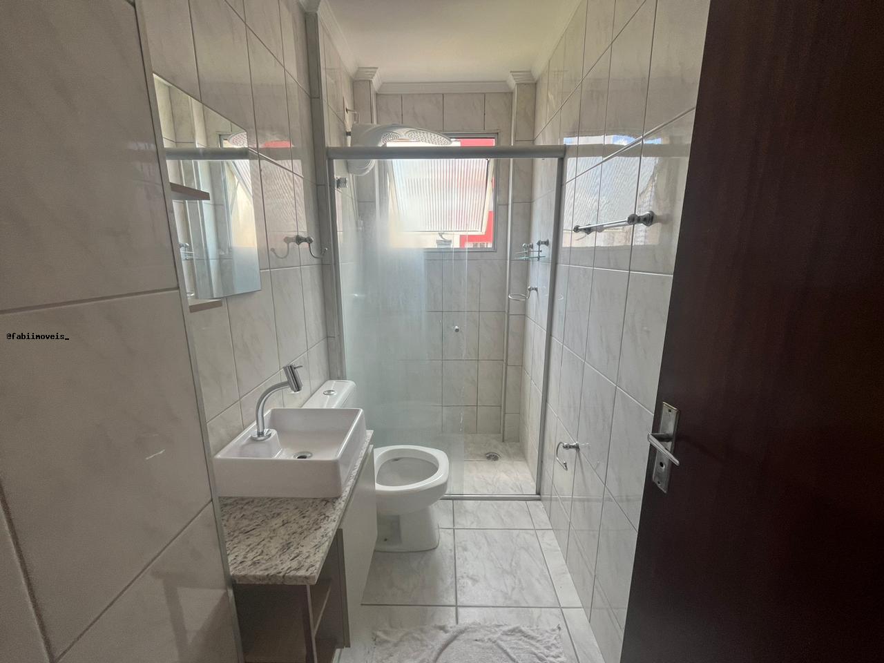 Apartamento para alugar com 2 quartos, 65m² - Foto 11